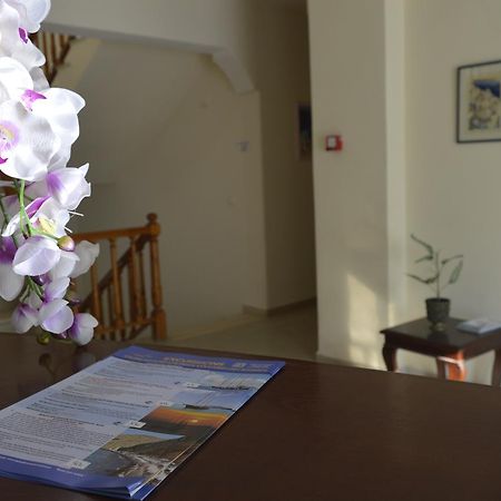 Kymata Hotel Камарі Екстер'єр фото