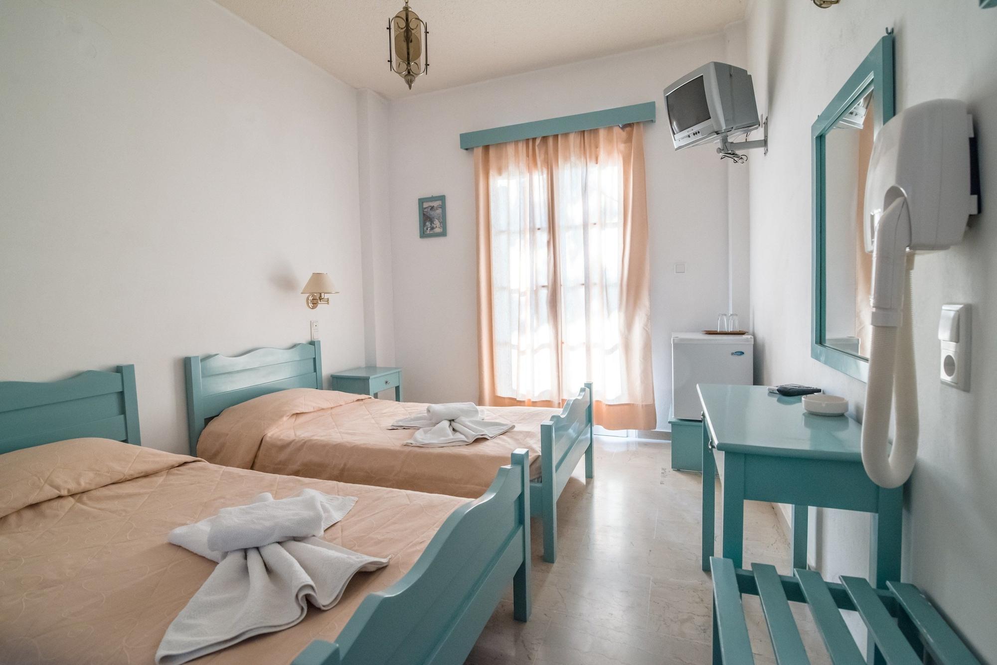 Kymata Hotel Камарі Екстер'єр фото