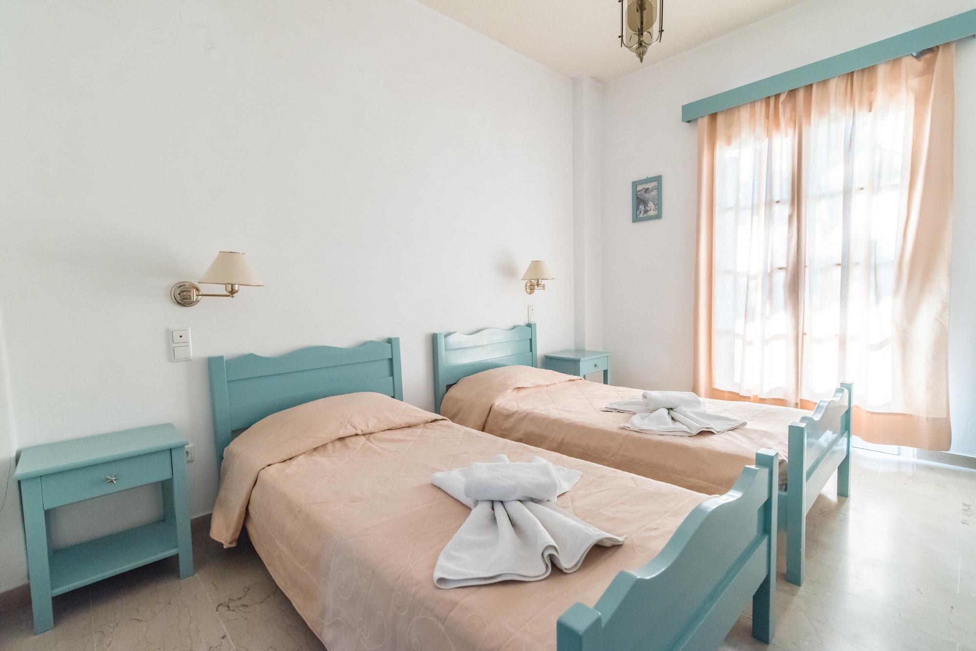 Kymata Hotel Камарі Екстер'єр фото