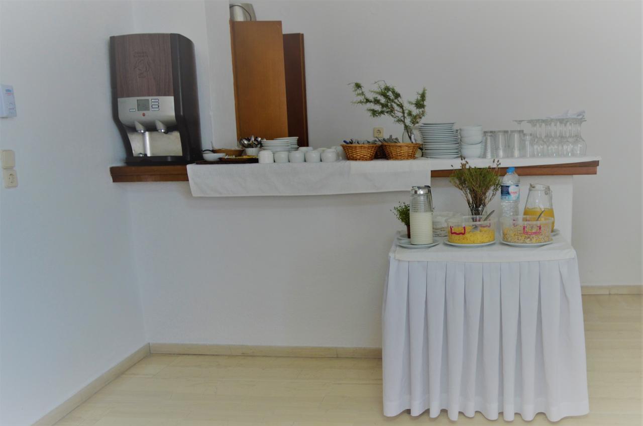 Kymata Hotel Камарі Екстер'єр фото