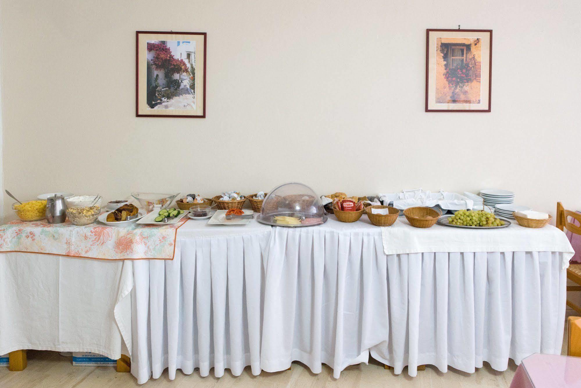 Kymata Hotel Камарі Екстер'єр фото